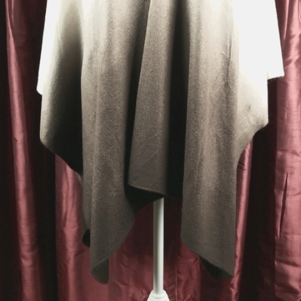 Cejon Ombre Poncho Wrap - Picture 2 of 6
